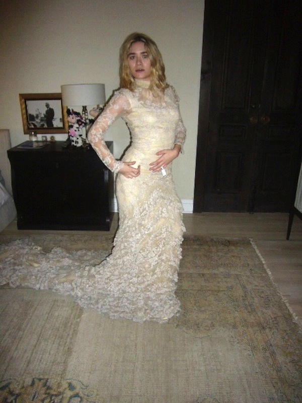 Olsens-Anonymous-Blog-3-Rare-Shots-Of-Ashley-Olsen-Trying-On-Red-Carpet-Looks-High-Neck-Lace-Maxi-Dress